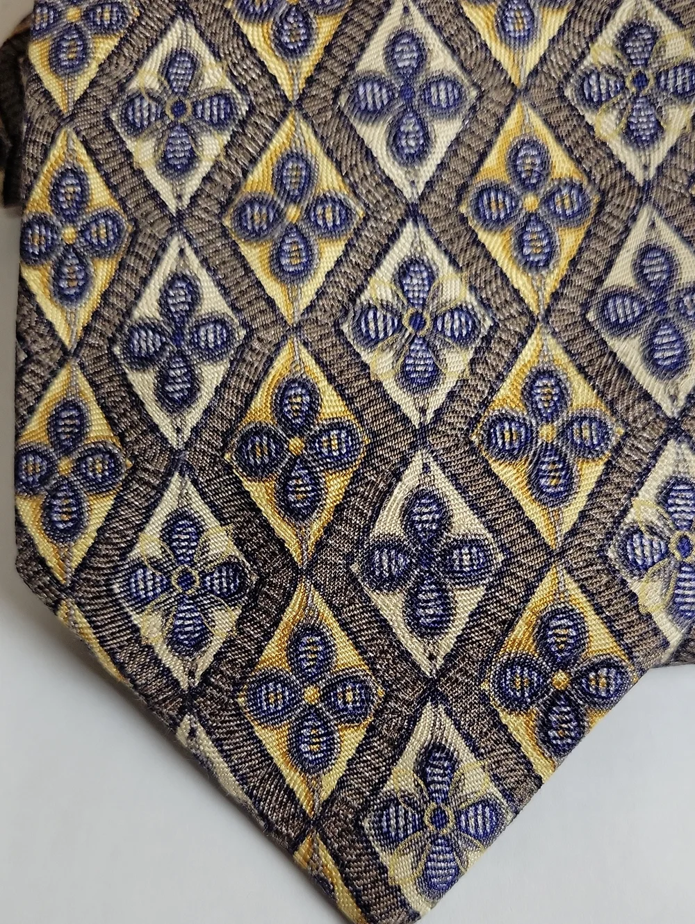 Ermenegildo Zegna Men’s patterned necktie silk classic geometric floral motif